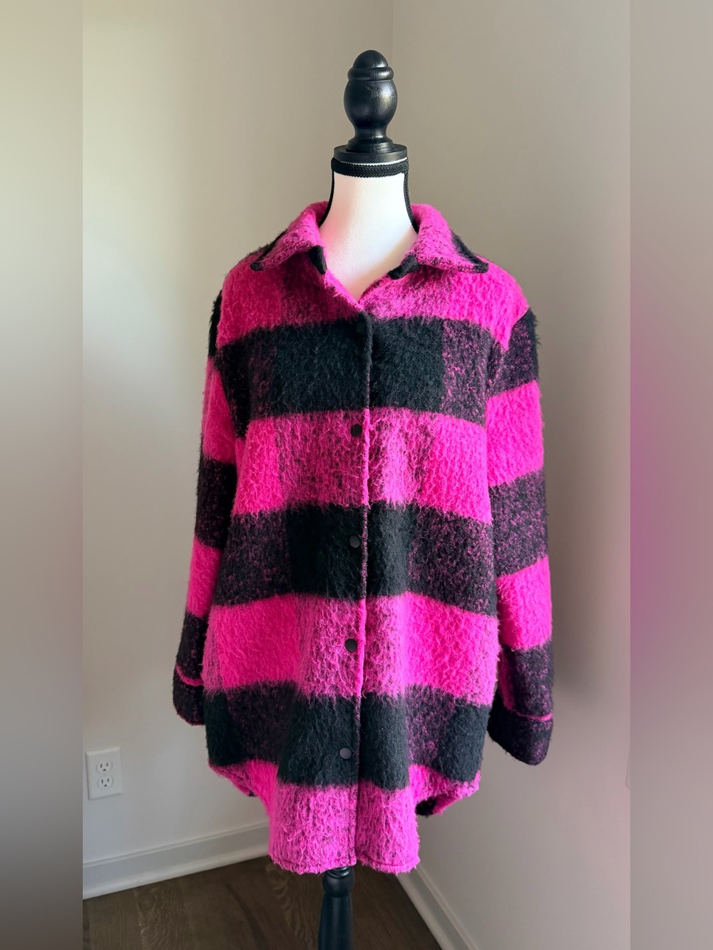 Steve Madden Eldridge Shacket M Hot Pink Black Fuzzy Oversized Shirt Jacket
